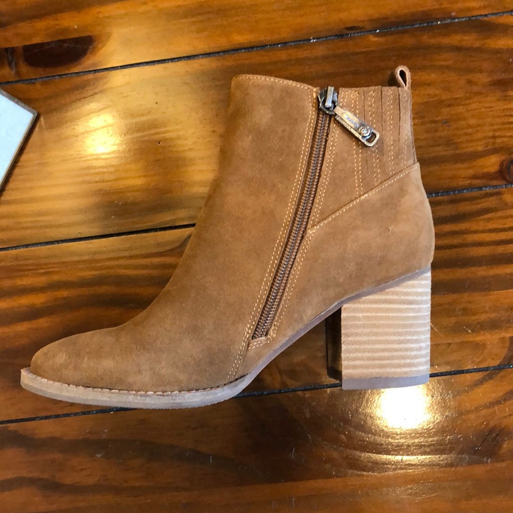 Blondo Noa Waterproof Booties Camel Suede - Picture 5 of 8